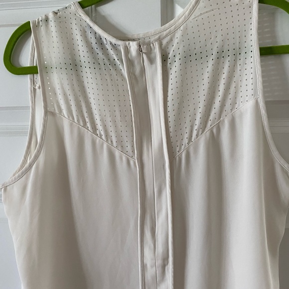 banana republic tank with perforated detail - Picture 3 of 3
